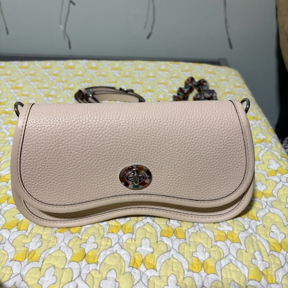 Coachtopia White Wavy Dinky Crossbody Shoulder Bag - Picture 6 of 13